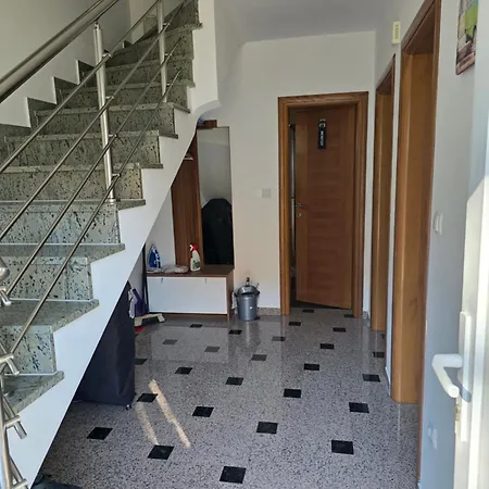 Apartment Kuca D&i *